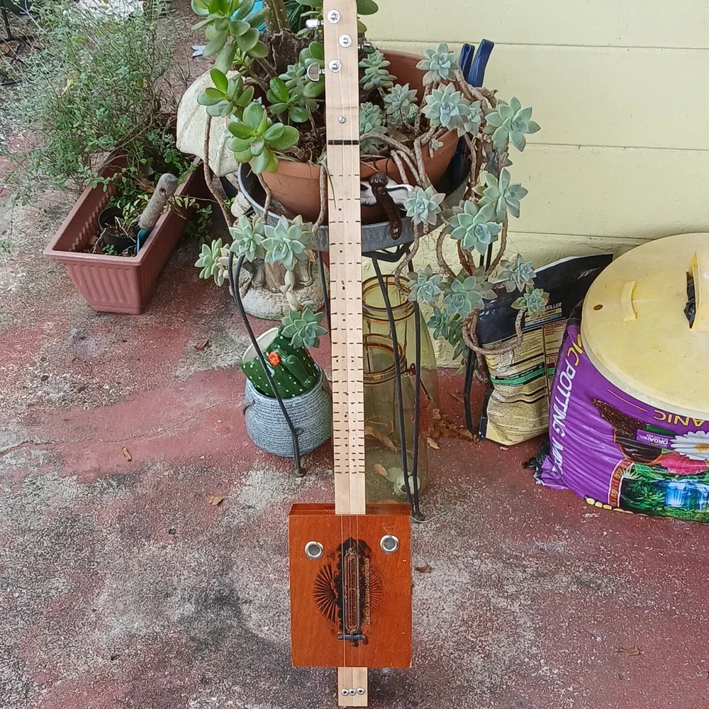 Homemade guitars  made by Ron smith - Picture 3 of 6